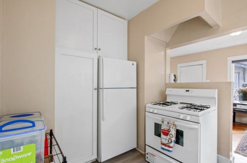 1081 Coronado Ave, Long Beach CA  90803-2621 exterior