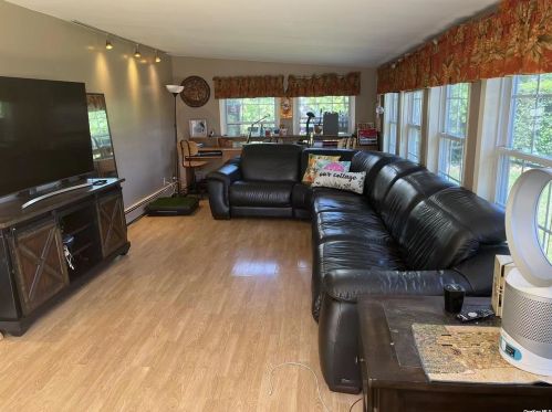 4016 Jean Ave, Bethpage NY  11714-4521 exterior