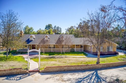 30430 Byfield Rd, Santa Clarita, CA 91384-3406