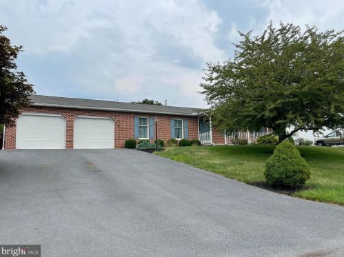 157 Pugh Dr, Lees Cross Roads, PA 17257-9297