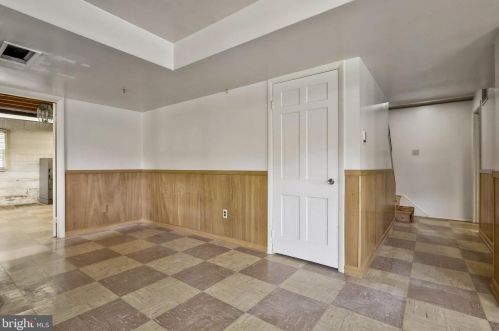 7905 Jansen Dr, Springfield VA 22152-2412 exterior