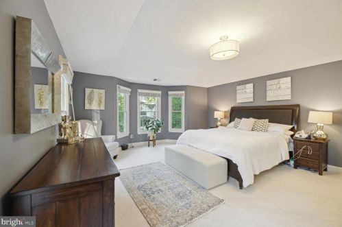 610 Poplar Dr, Falls Church VA  22046-2838 exterior