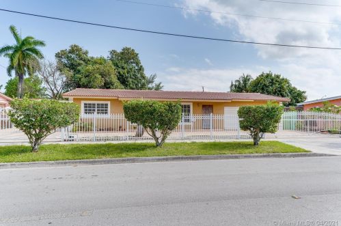 170 20th St, Hialeah, FL 33010-2754