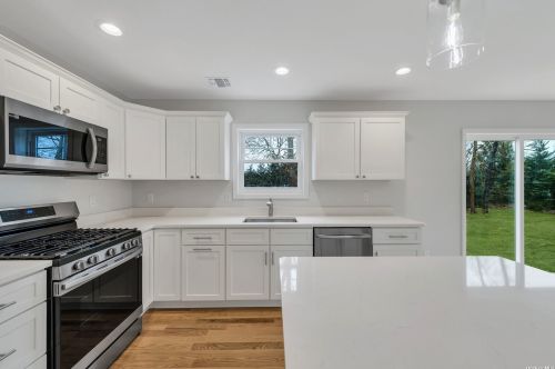 594 Canal Rd, Mount Sinai NY  11766-3307 exterior