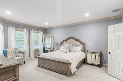 55 Chestnut St, Mount Sinai NY  11766-2326 exterior