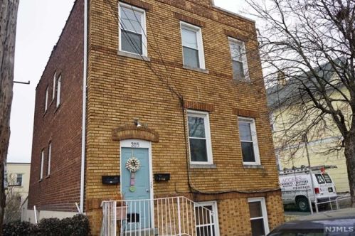 305 Harrison Ave, Outwater, NJ 07026-1210
