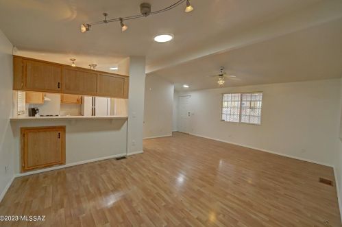 3391 Vicars Ln, Tucson, AZ 85746-5081
