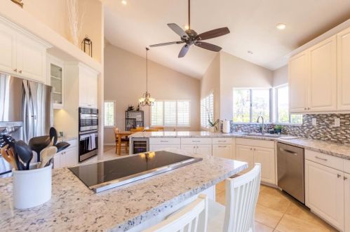 14198 Arbolitos Dr, Poway CA 92064-6441 exterior