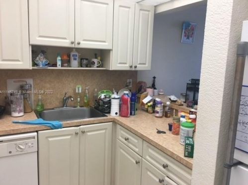 7010 186th St, Hialeah, FL 33015-3104