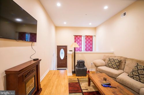 2209 League St, Philadelphia PA  19146-2525 exterior
