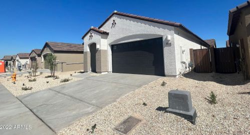 8916 Bethany Heights Dr, Glendale, AZ 85305-6134