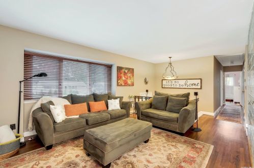 83 Otis Rd, Islip Terrace NY  11752-1907 exterior