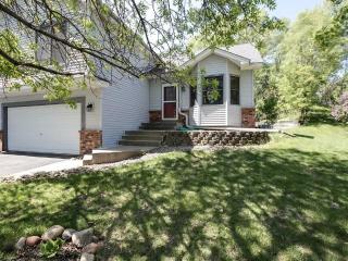 3619 Lakeview Trl, Saint Paul, MN 55122-1397