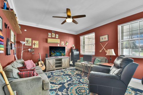 18856 23rd Pl, Hollywood FL  33029-5340 exterior