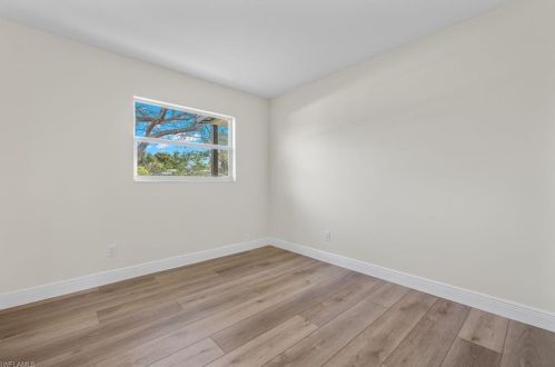 1075 Rordon Ave, Naples FL  34103-4570 exterior