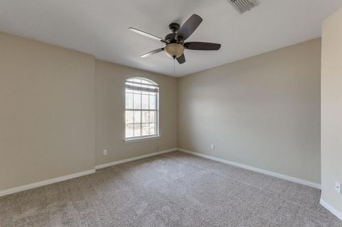 2013 Vintage Cir, Denton TX 76210-2801 exterior