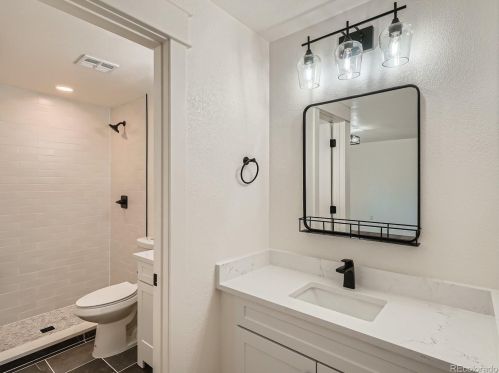 661 Joplin St, Denver CO  80011-7604 exterior