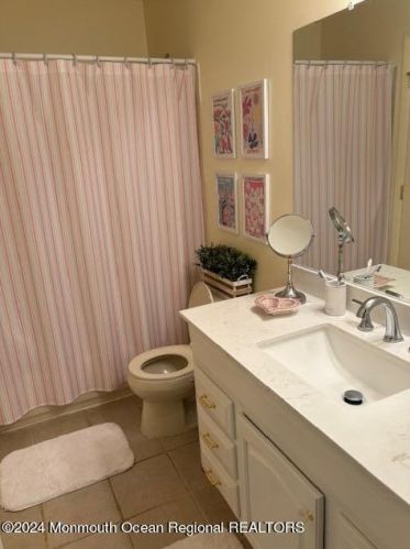 606 Bromelia Ct, Jackson Twp NJ  08527-4128 exterior