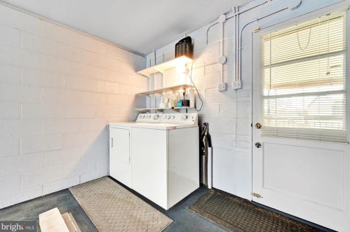 121 Lemon St, Ephrata PA  17522-2313 exterior