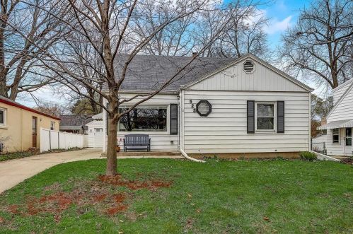 523 112, Milwaukee WI 53226-4132 exterior