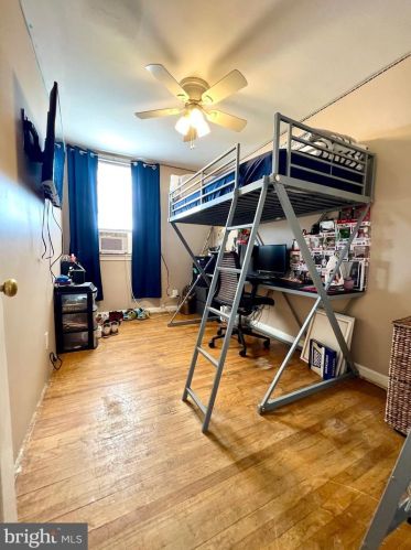 6339 Elmhurst St, Philadelphia PA 19111-5804 exterior