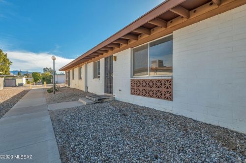 7365 Desert Spring Dr, Tucson, AZ 85730-3847