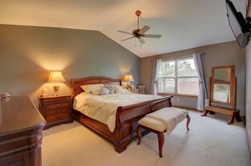 3916 Buckhill Dr, Covington KY  41018-2964 exterior