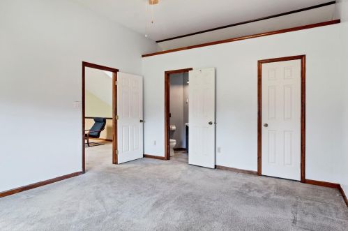 1815 Springvale Dr, Crown Point IN  46307-1083 exterior