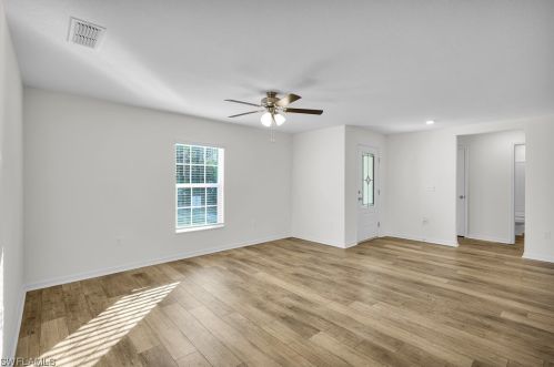 618 27th Ter, Cape Coral, FL 33904-2821