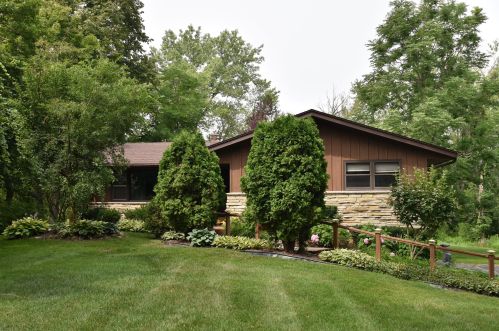 6149 Bittersweet Ln, Milwaukee, WI 53217-4418