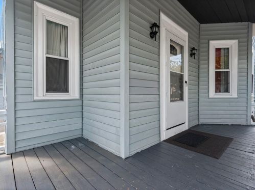 34 Belmont Ave, Providence, RI 02908-4103