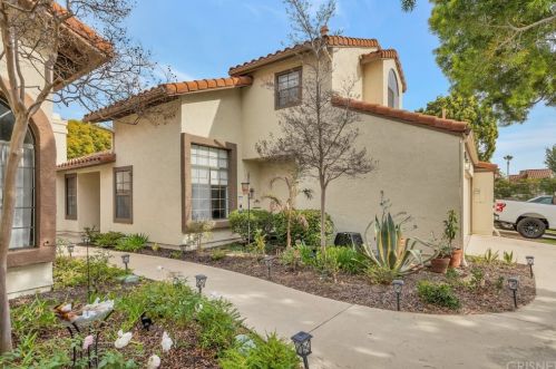 717 Congressional Rd, Simi Valley, CA 93065-6601