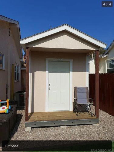 5783 Roswell St, San Diego, CA 92114-1210