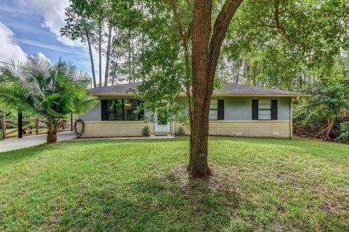 1993 1st Ave, Deland, FL 32724-2743
