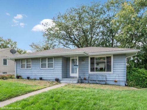 3212 Elm Dr, Des Moines, IA 50322-4132