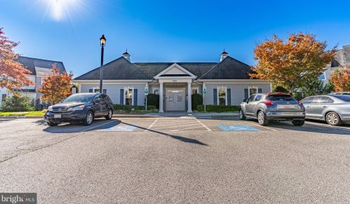 2998 Chinkapin Oak Ln, Woodbridge VA  22191-7514 exterior