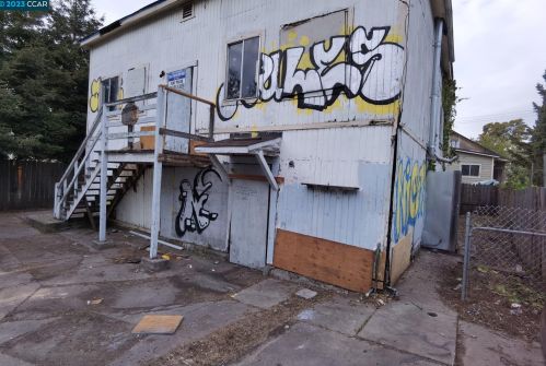 876 Isabella St, Oakland CA 94607-3430 exterior