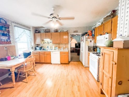 46 Grv St, Putnam CT  06260-2129 exterior