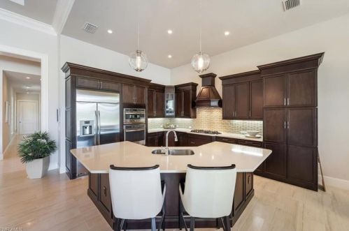 29006 Blaisdell Dr, Naples FL  34119-0930 exterior