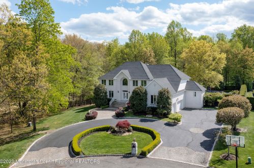 324 Sinclair Ct, Morganville, NJ 07751-2036