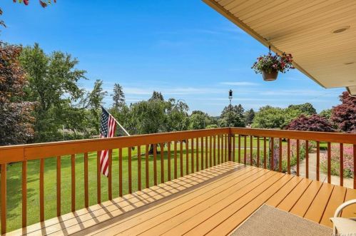 101 Ridge Rd, Marlborough, NY 12542-5137
