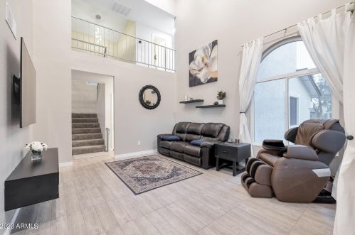 6438 Mercer Ln, Glendale, AZ 85304-3643