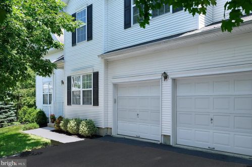 5 Pickering Cir, Princeton, NJ 08540-7938