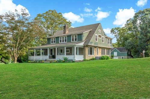 815 Old Kitchawan Rd, Crotonville, NY 10562-1401
