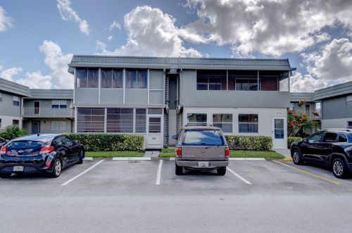 662 Flanders, Delray Beach, FL 33484-5239