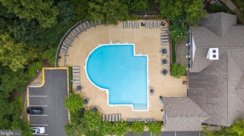 12146 Chancery Sta Cir, Herndon VA 20190-5801 exterior