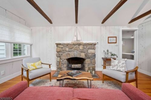 27 Shawnee Trl, Sparta NJ  07871-1515 exterior