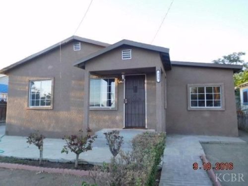 325 Stanislaus St, Avenal, CA 93204-1353