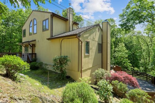 30 Manor Dr, Fredon, NJ 07860-2740