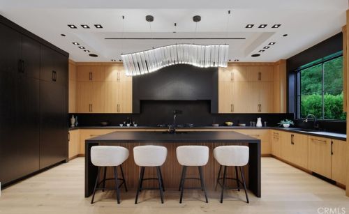 4508 Haskell Ave, Van Nuys CA  91436-3148 exterior